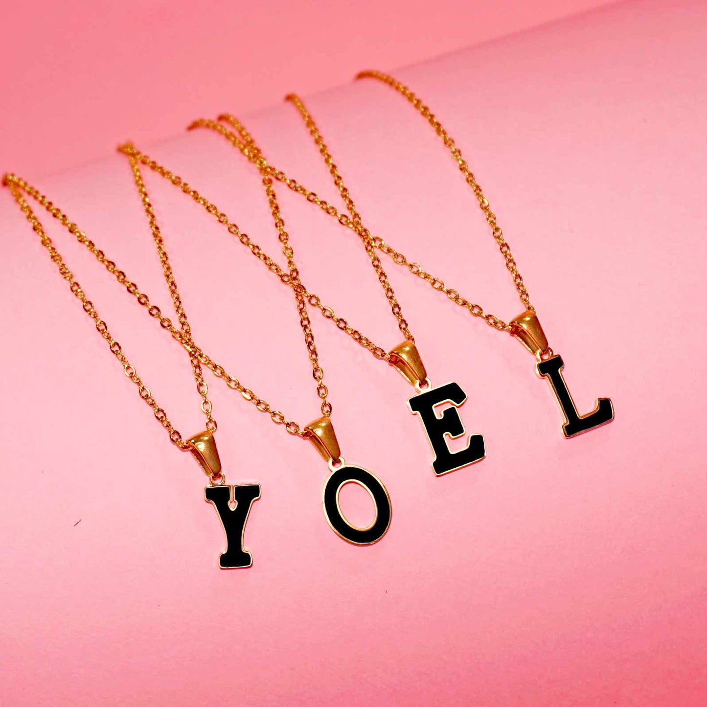 Collar letra inicial school