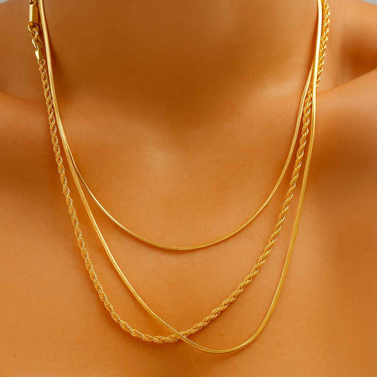 Collar triple dorado